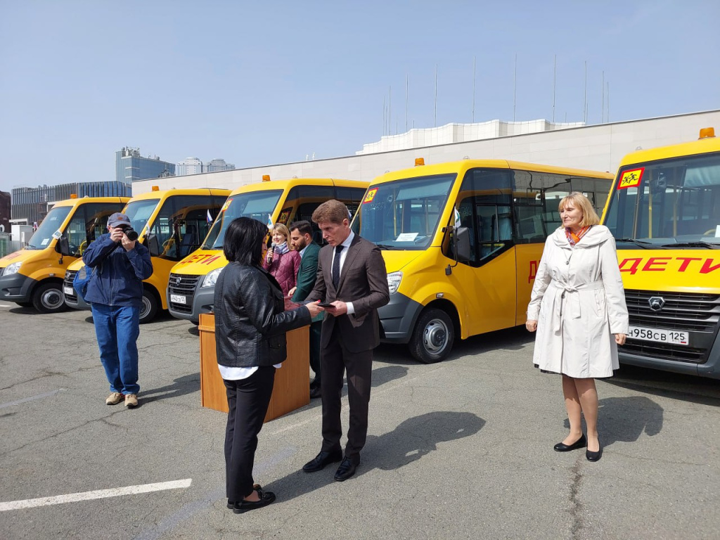 photo_5372976608551488724_y (1).jpg